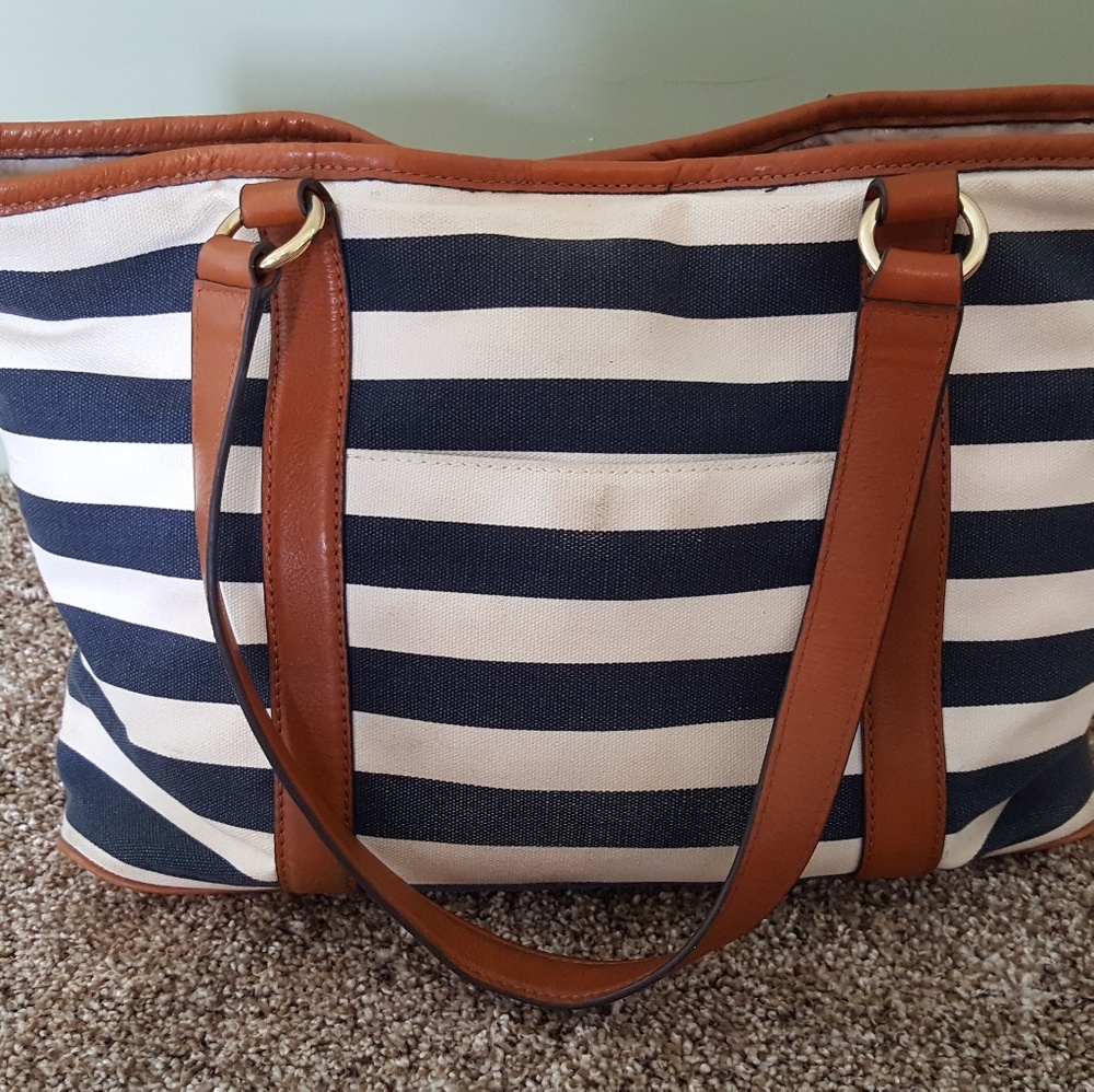 SOLD Michael Kors Navy And White Handbag - Picture 3 of 8